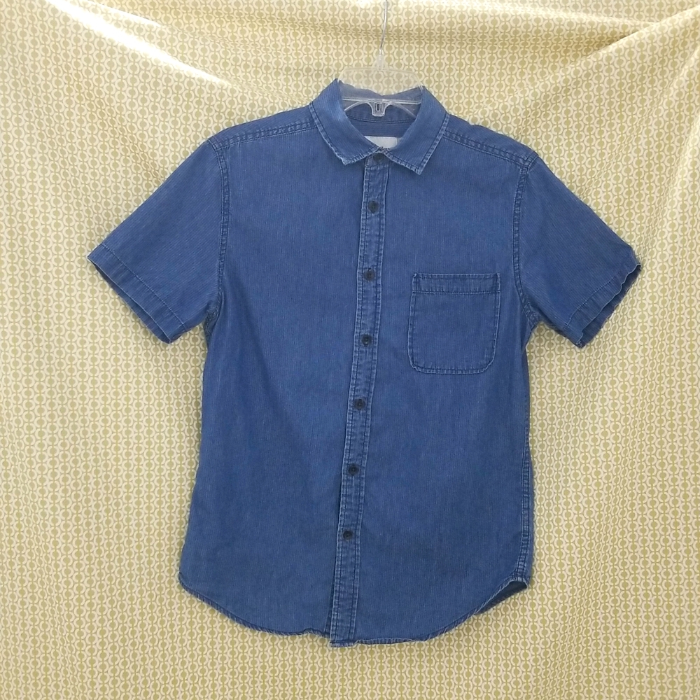 🎉HP🎉Goodfellow Blue Jean Button down Top with pocket
